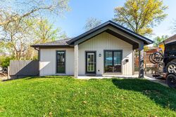 Pre-foreclosure in  Lakeview Ave Columbia, MO 65201