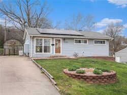 Pre-foreclosure in  N Union St Independence, MO 64050