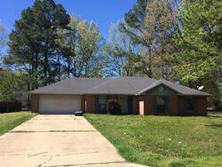 Pre-foreclosure in  Guyton Cir West Point, MS 39773