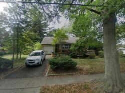Pre-foreclosure in  Cold Spring Rd Syosset, NY 11791