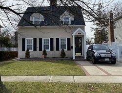 Pre-foreclosure in  Spencer Pl Hempstead, NY 11550