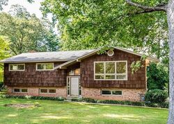 Pre-foreclosure in  Idlewood Acres Rd Hickory, NC 28601