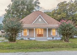 Pre-foreclosure in  Smith St Burlington, NC 27217