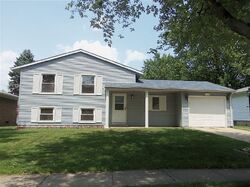 Pre-foreclosure in  W 72nd Dr Merrillville, IN 46410