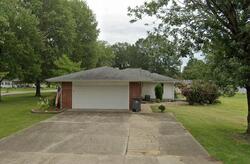 Pre-foreclosure in  Elberta Dr Vincennes, IN 47591