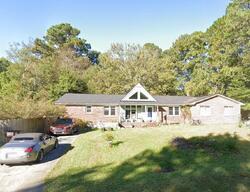 Pre-foreclosure in  Hillview Dr Wilmington, NC 28405
