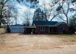 Pre-foreclosure in  Caver St Atlanta, TX 75551