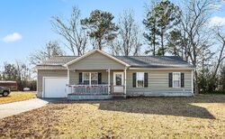 Pre-foreclosure in  Meadow Farms Rd Richlands, NC 28574