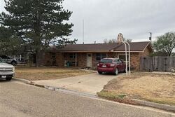 Pre-foreclosure in  S CHESTNUT ST Stratford, TX 79084