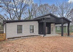 Pre-foreclosure in  Thornton Pl Sw Atlanta, GA 30315