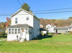  Broadway St, Reynoldsville PA