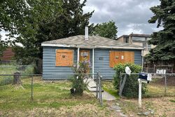 Pre-foreclosure in  W 34th Ave Anchorage, AK 99503