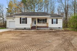 Pre-foreclosure in  Magnolia St La Fayette, GA 30728