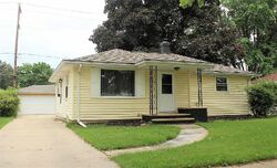 Pre-foreclosure in  E Frances St Appleton, WI 54911