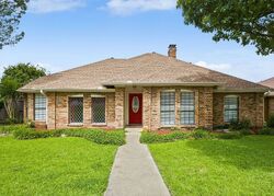 Pre-foreclosure in  Vineyard Trl Mesquite, TX 75150