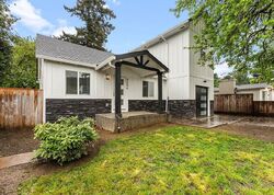 Pre-foreclosure in  Se 77th Ave Portland, OR 97222