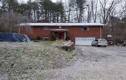 Pre-foreclosure in  Mason Ln Saint Albans, WV 25177