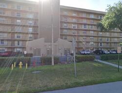 Pre-foreclosure in  NW 18th Ave  Pompano Beach, FL 33064