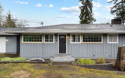 Pre-foreclosure in  Island View Ln Kelso, WA 98626