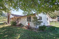 Pre-foreclosure in  Acacia Pl South Bend, IN 46628