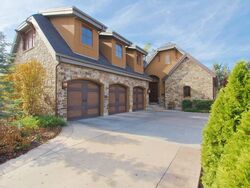 Pre-foreclosure in  S HOLLADAY PINES CT Salt Lake City, UT 84117