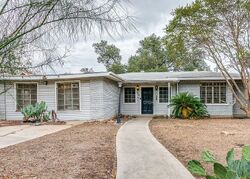  Oakleaf Dr, San Antonio TX