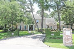 Pre-foreclosure in  Holly Creek Trl Tomball, TX 77377
