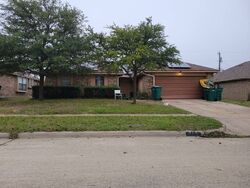 Pre-foreclosure in  Larue Dr Cedar Hill, TX 75104