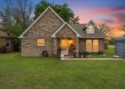  W Oneal St, Wills Point TX