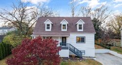 Pre-foreclosure in  Twin Harbour Dr Knoxville, TN 37934