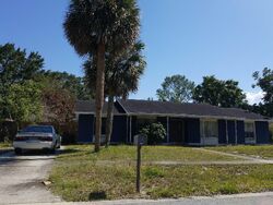 Pre-foreclosure in  Sugarbush Dr Orlando, FL 32819