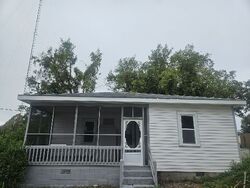 Pre-foreclosure in  Short St Columbia, SC 29205