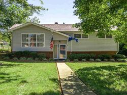 Pre-foreclosure in  Shady Dr Boiling Springs, SC 29316