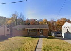 Pre-foreclosure in  Eileen Dr Pittsburgh, PA 15214
