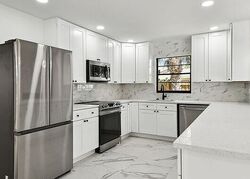 Pre-foreclosure in  Columbus Way S Saint Petersburg, FL 33712