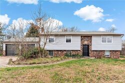 Riverview Dr, Finleyville PA