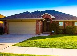 Pre-foreclosure in  Dena Dr Norman, OK 73071