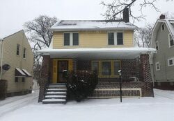 Pre-foreclosure in  Selwyn Rd Cleveland, OH 44112