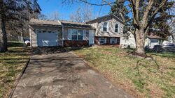 Pre-foreclosure in  Cherry Creek Pkwy S Columbus, OH 43228