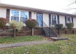 Pre-foreclosure in  Bow Hunter Rd Charleston, WV 25314
