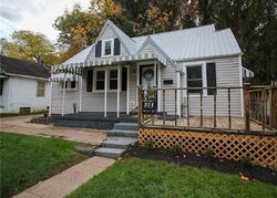 Pre-foreclosure in  Valley Dr Dunbar, WV 25064
