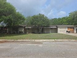 Pre-foreclosure in  Avenue E Victoria, TX 77901