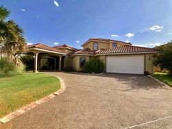 Pre-foreclosure in  Lake Clark Laredo, TX 78041