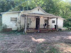 Pre-foreclosure in  Givens Rd Salem, VA 24153