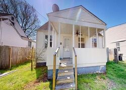 Pre-foreclosure in  Arlington Pl Portsmouth, VA 23707