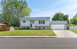 Pre-foreclosure in  Poplar St Richland, WA 99354