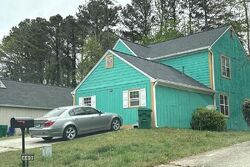 Pre-foreclosure in  Woodcrest Manor Dr Stone Mountain, GA 30083