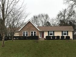 Pre-foreclosure in  Graceland Dr Goodlettsville, TN 37072