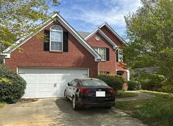 Pre-foreclosure in  Village Crossing Ln Ellenwood, GA 30294