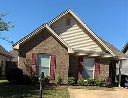 Pre-foreclosure in  Ridgeview Cir Montgomery, AL 36117